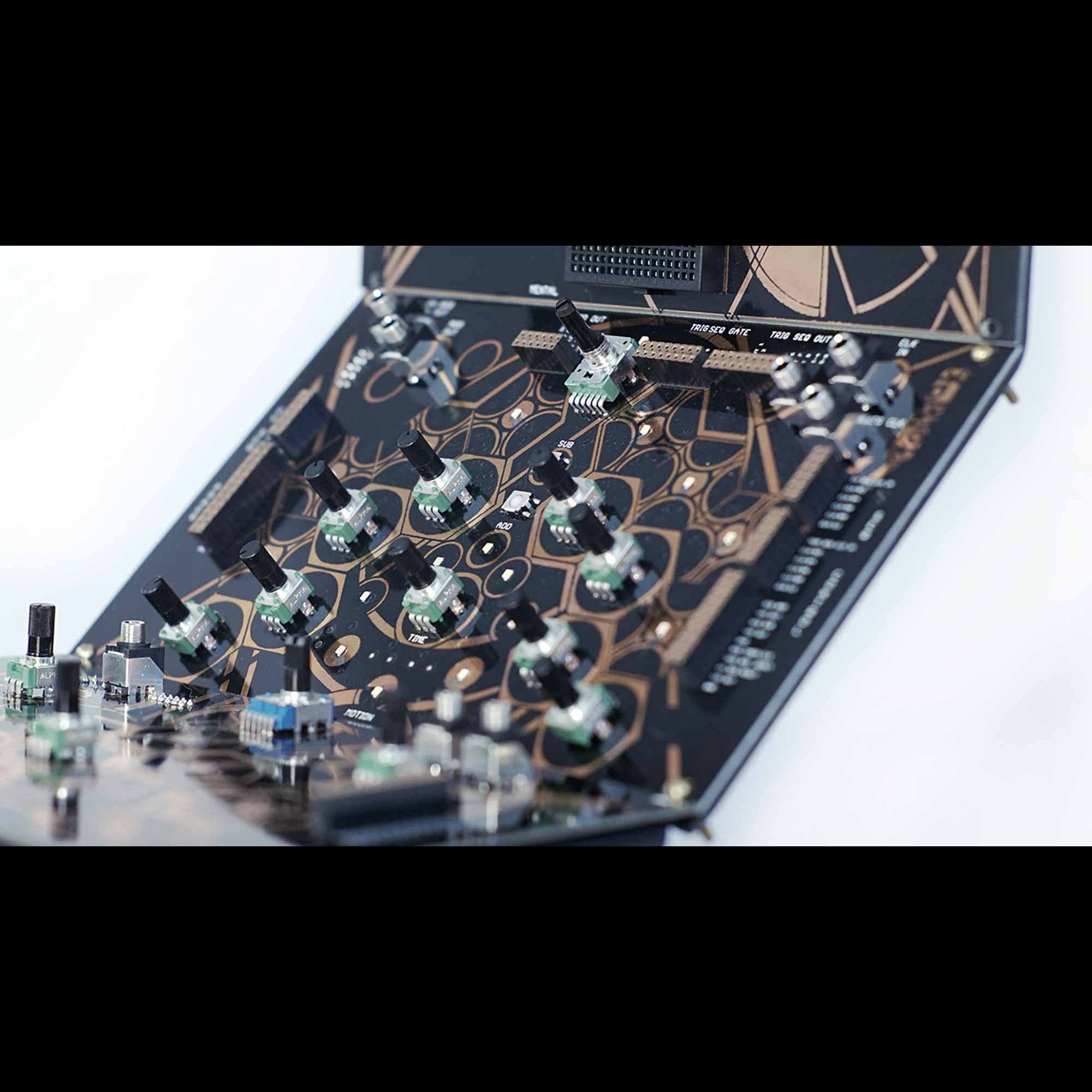 超人気 Folktek Mescaline v2 Modular Synthesizer System 鍵盤楽器