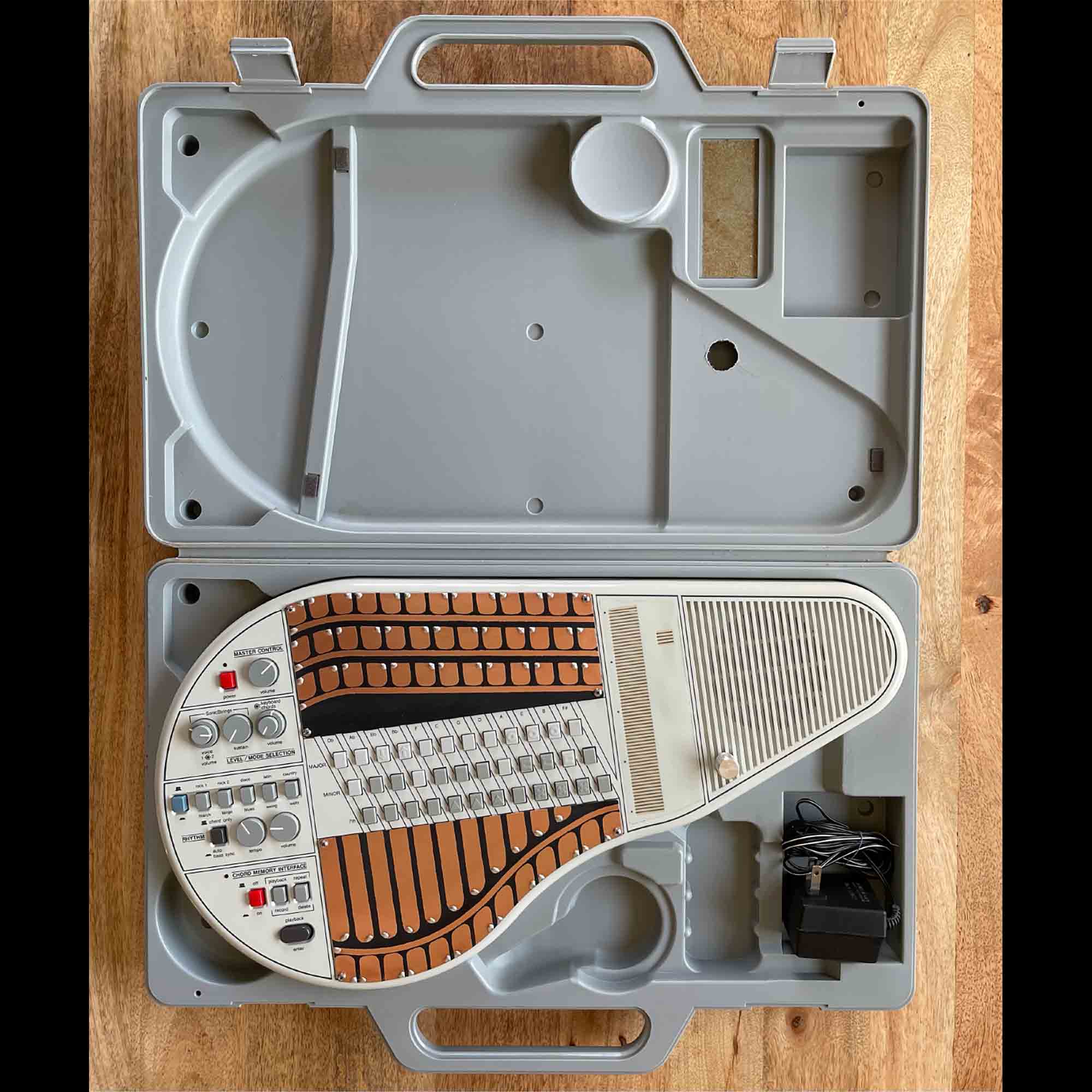 Folktek Modified OmniChord OM 84 by Ben Houston